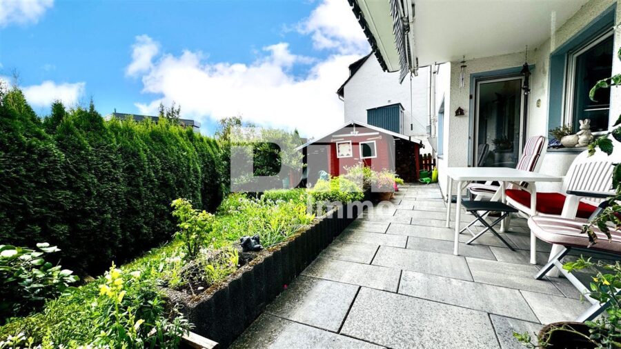 Schöne Terrassenwohnung mit Gartenbereich und umfangreicher Ausstattung in Traumlage - Terrassenbereich